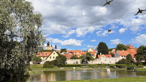 Almedalen-512x288.avif